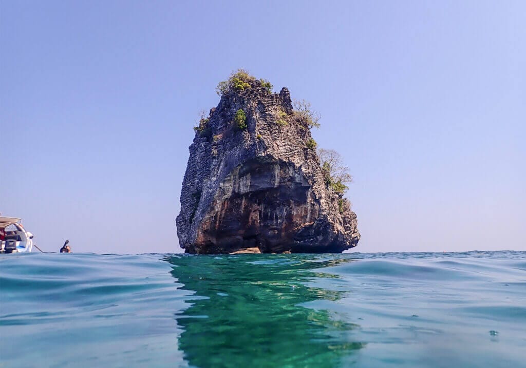 Island opposite Koh Haa Snorkel Spot