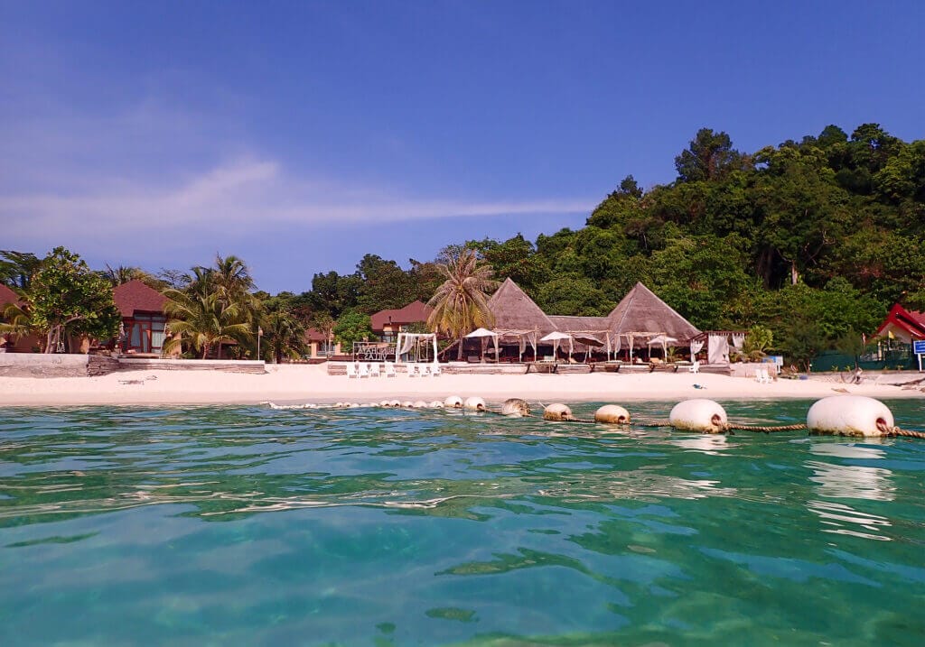 Snorkeling the popular Pattaya Beach, Koh Lipe 28 Snorkeling Pattaya Beach 1
